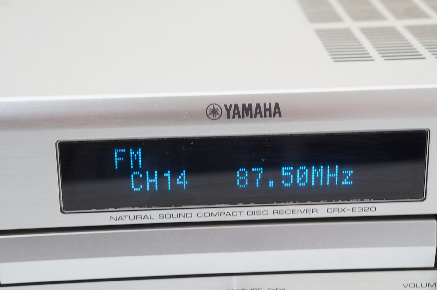 Yamaha_CRX-E320_2.1_Natural_Sound_CD_Receiver_Silber_result