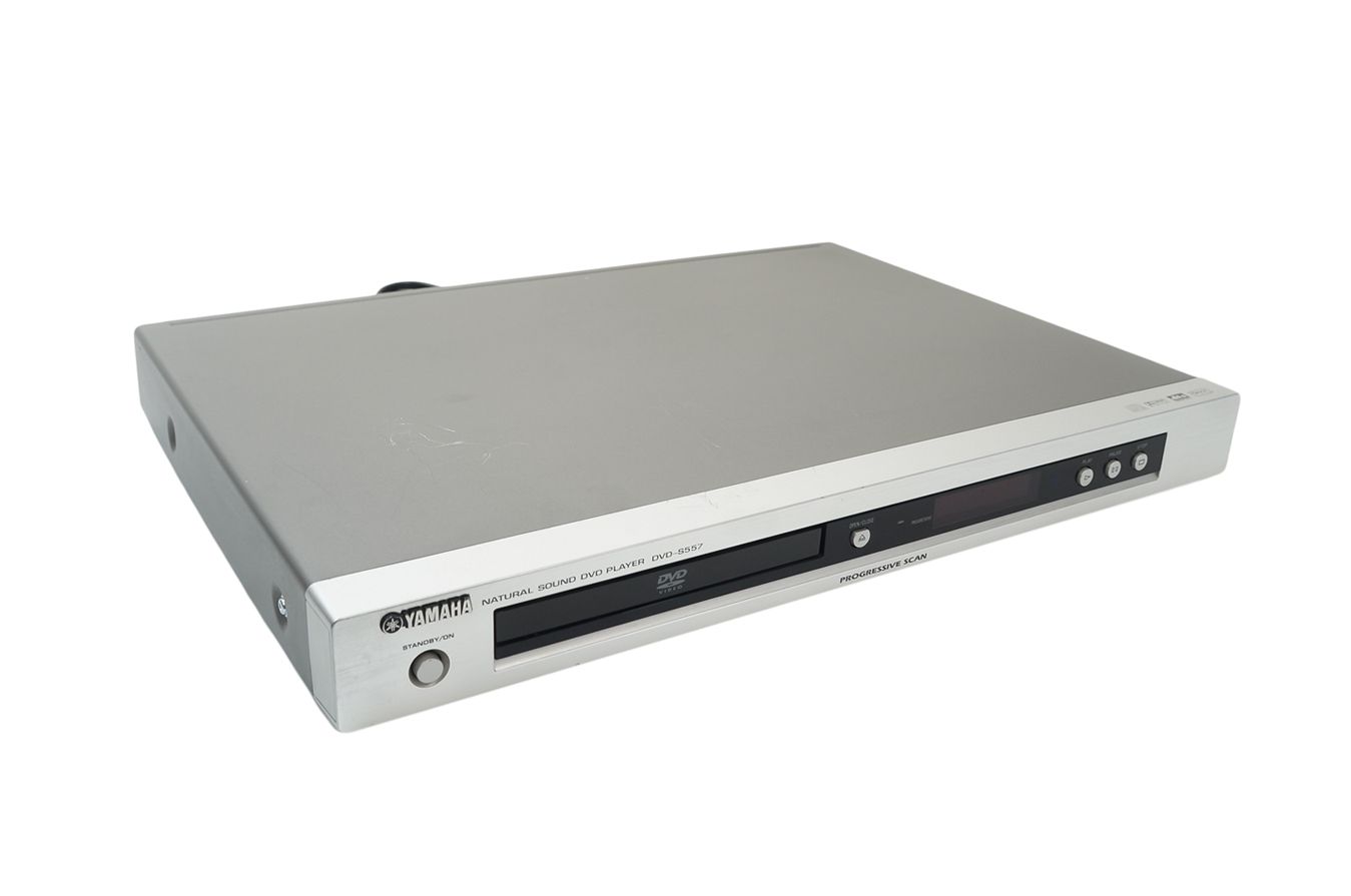 Yamaha_DVD-S557_DVD_Player_Silber_05