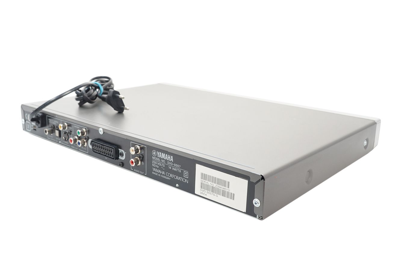 Yamaha_DVD-S557_DVD_Player_Silber_07