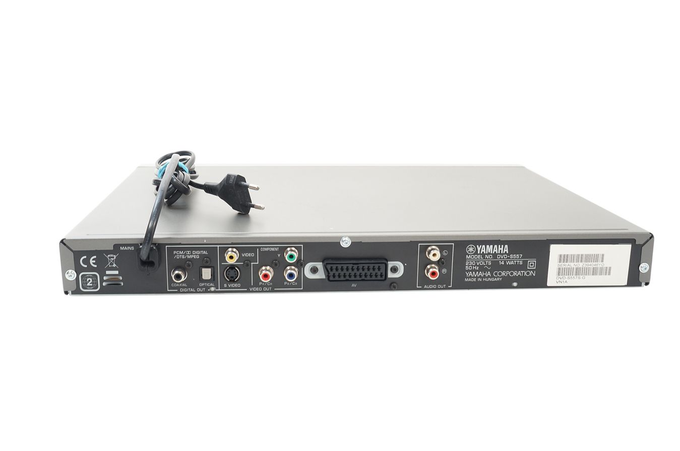 Yamaha_DVD-S557_DVD_Player_Silber_08