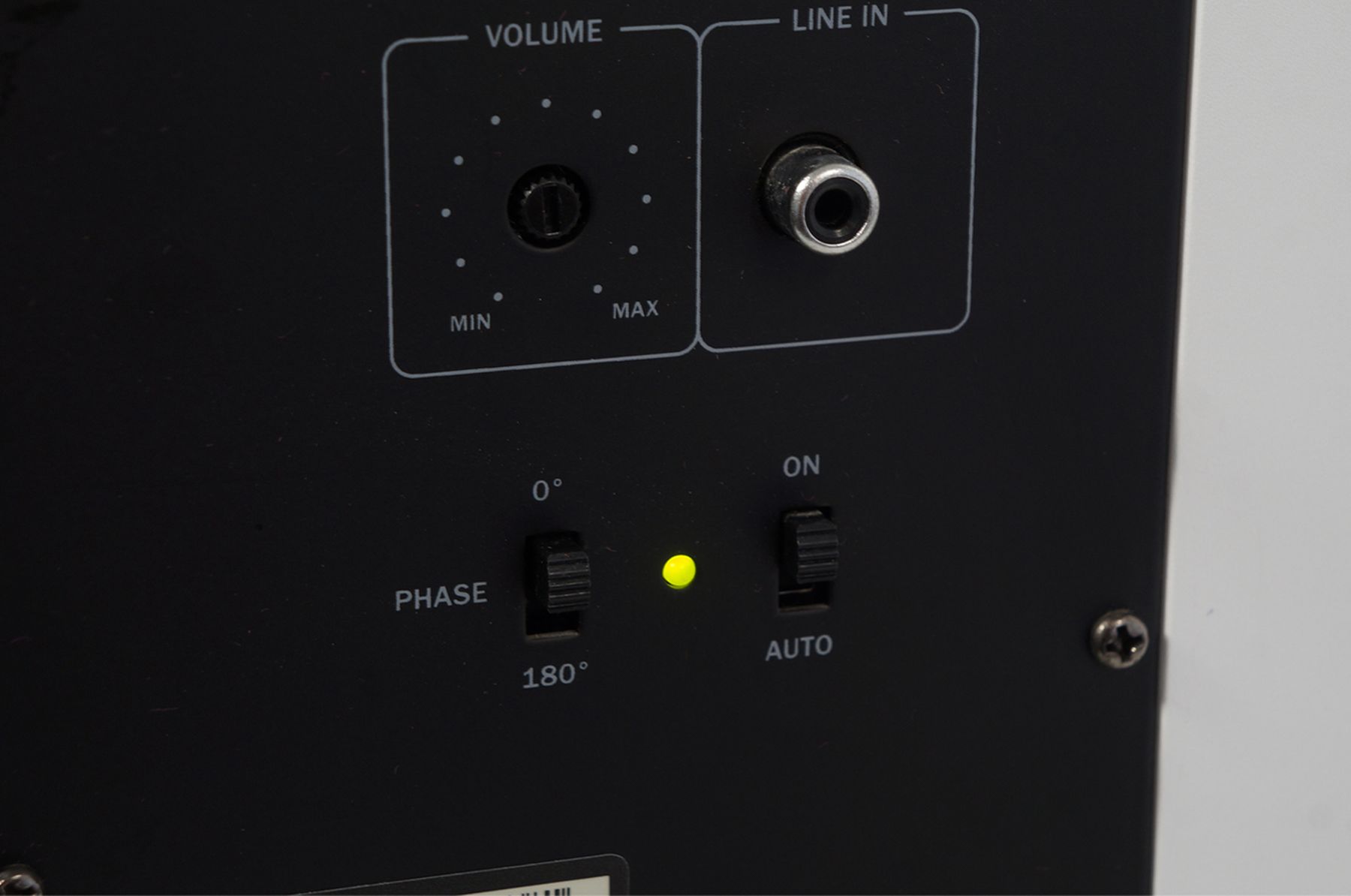 Teufel_US_2106-1_SW_Subwoofer_Aktiv_Weiss_result