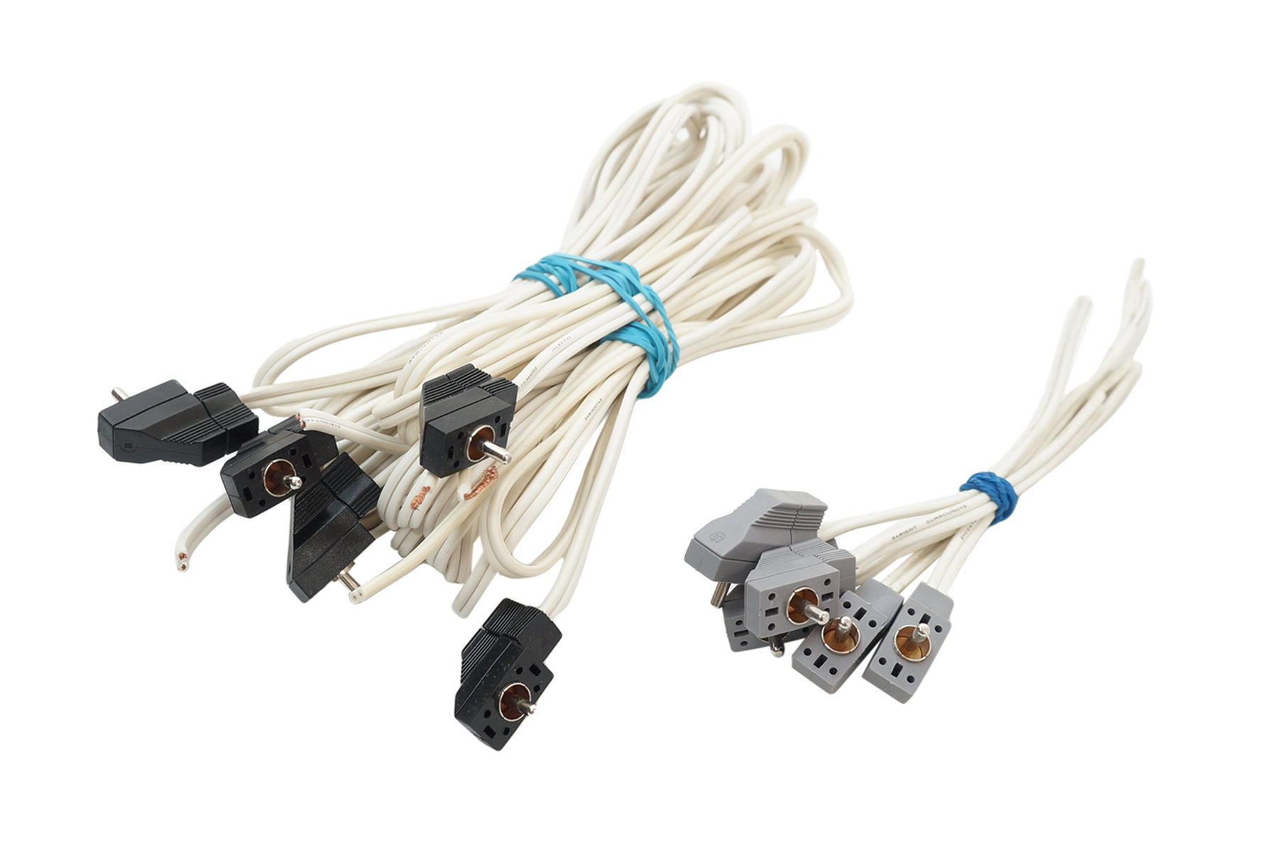 Bose_Acoustimass_6_Heimkino-System_Subwoofer_Weiss_mit_Kabeln_09