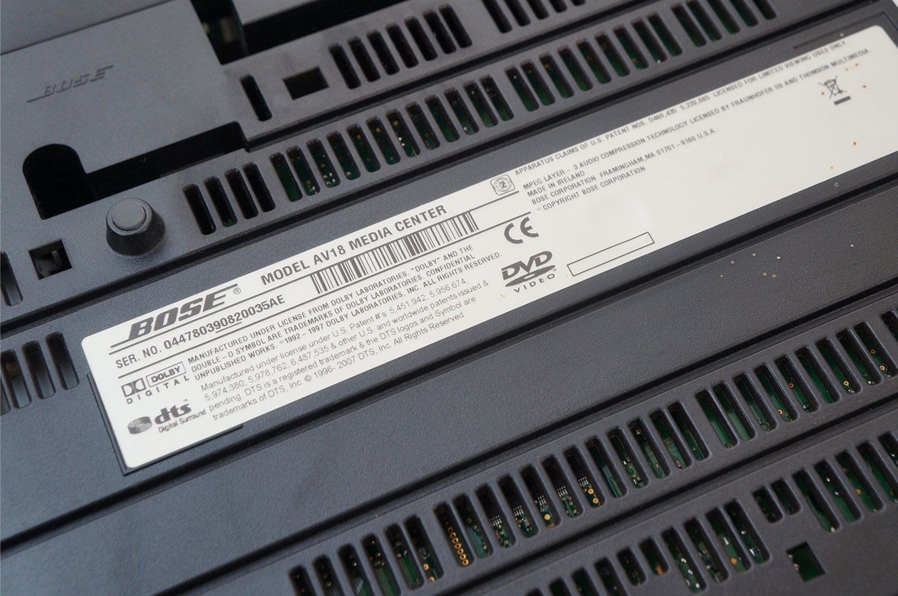 Bose_Lifestyle_18_28_38_Model_AV18_Media_Center_12