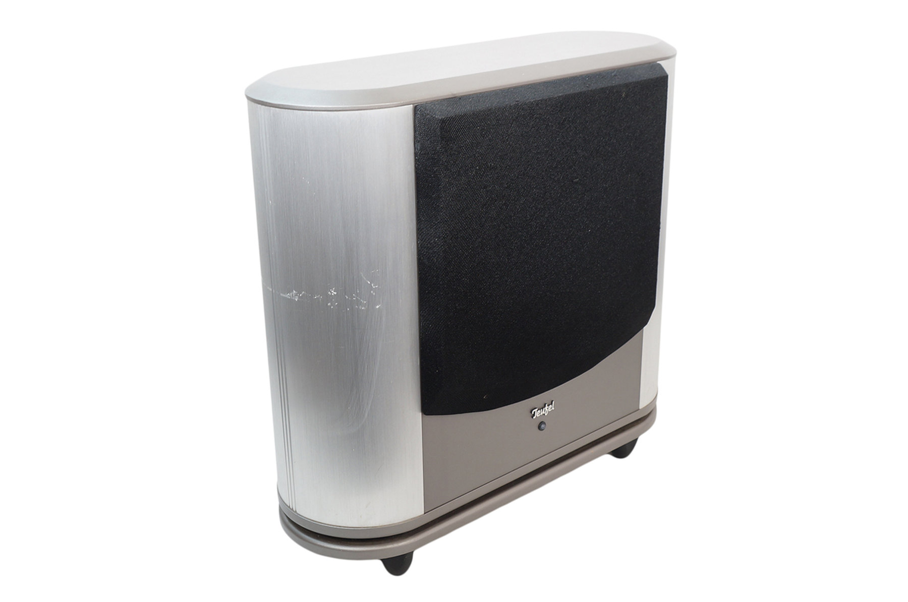 Teufel_Concept_P_Sub_Subwoofer_Aktiv_Silber_03