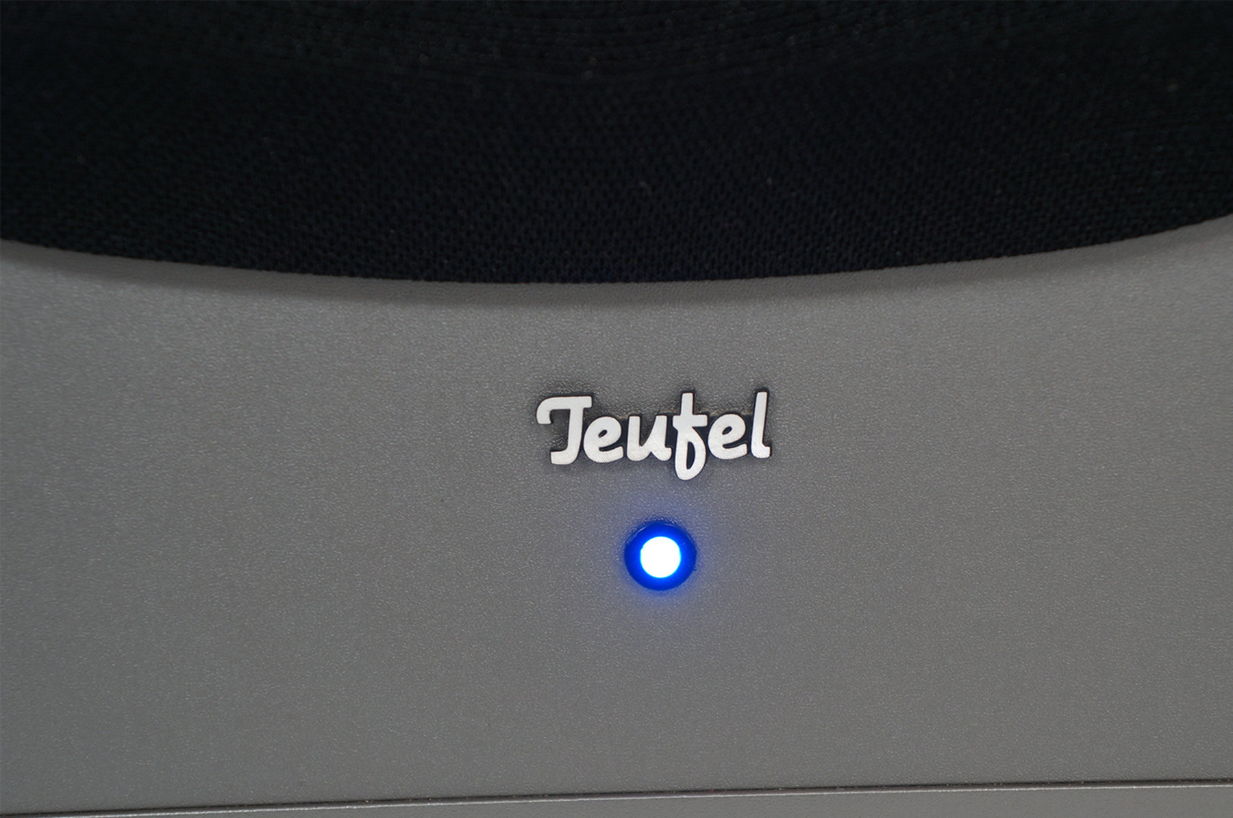 Teufel_Concept_P_Sub_Subwoofer_Aktiv_Silber_05
