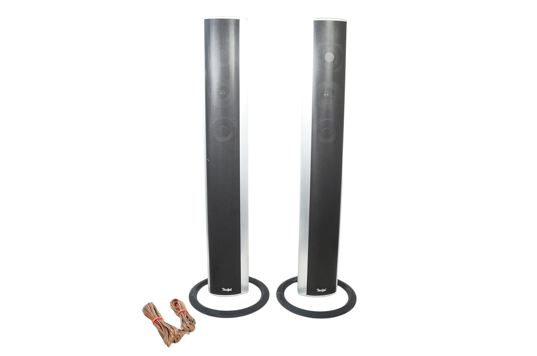 2x_Teufel_Concept_P_Stand_Lautsprecher_Saulen_Satelliten