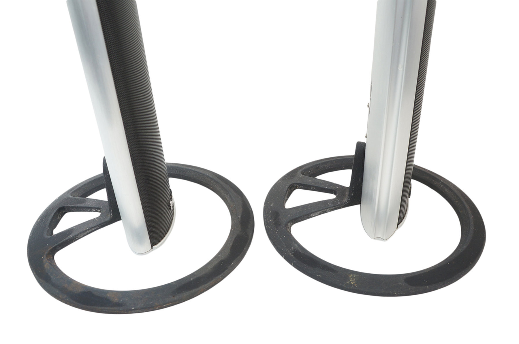 2x_Teufel_Concept_P_Stand_Lautsprecher_Saulen_Satelliten_05