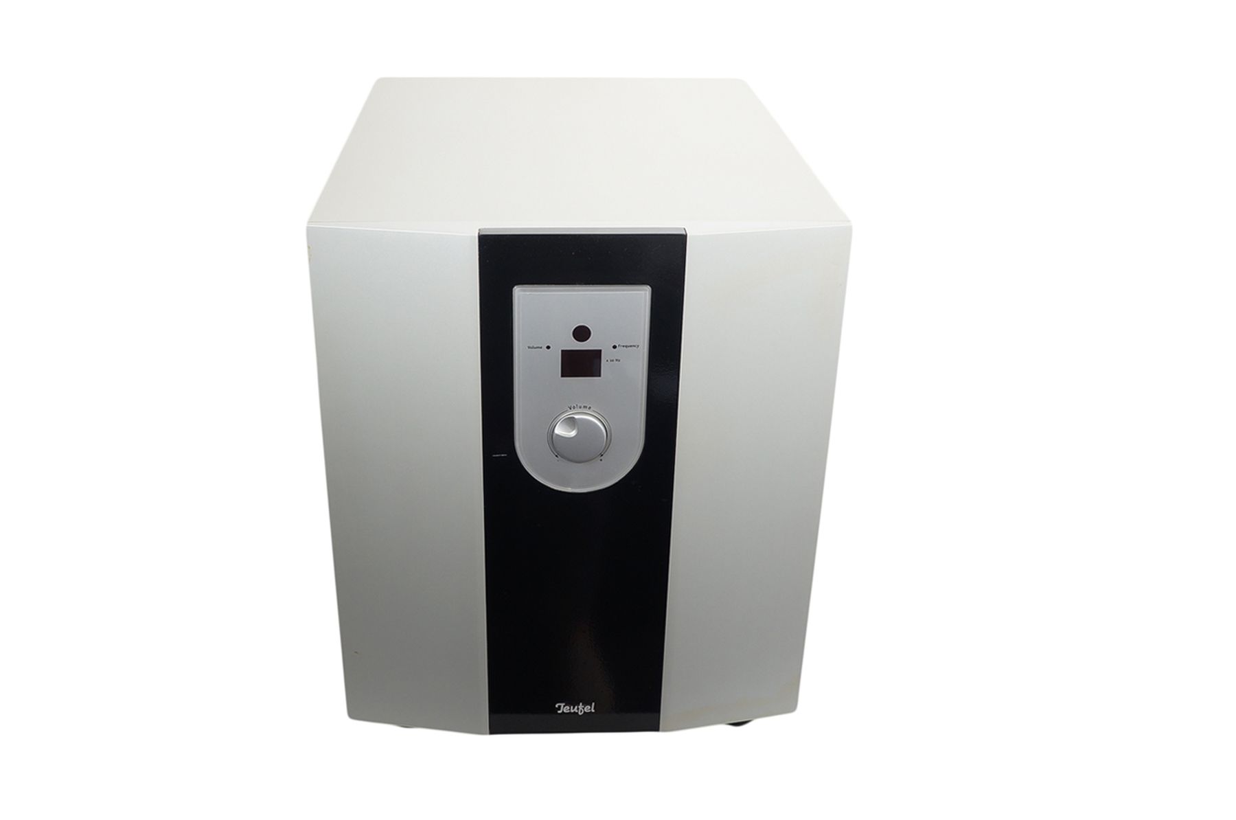 Teufel_Concept_S_Aktiver_Subwoofer_Silber_09_result