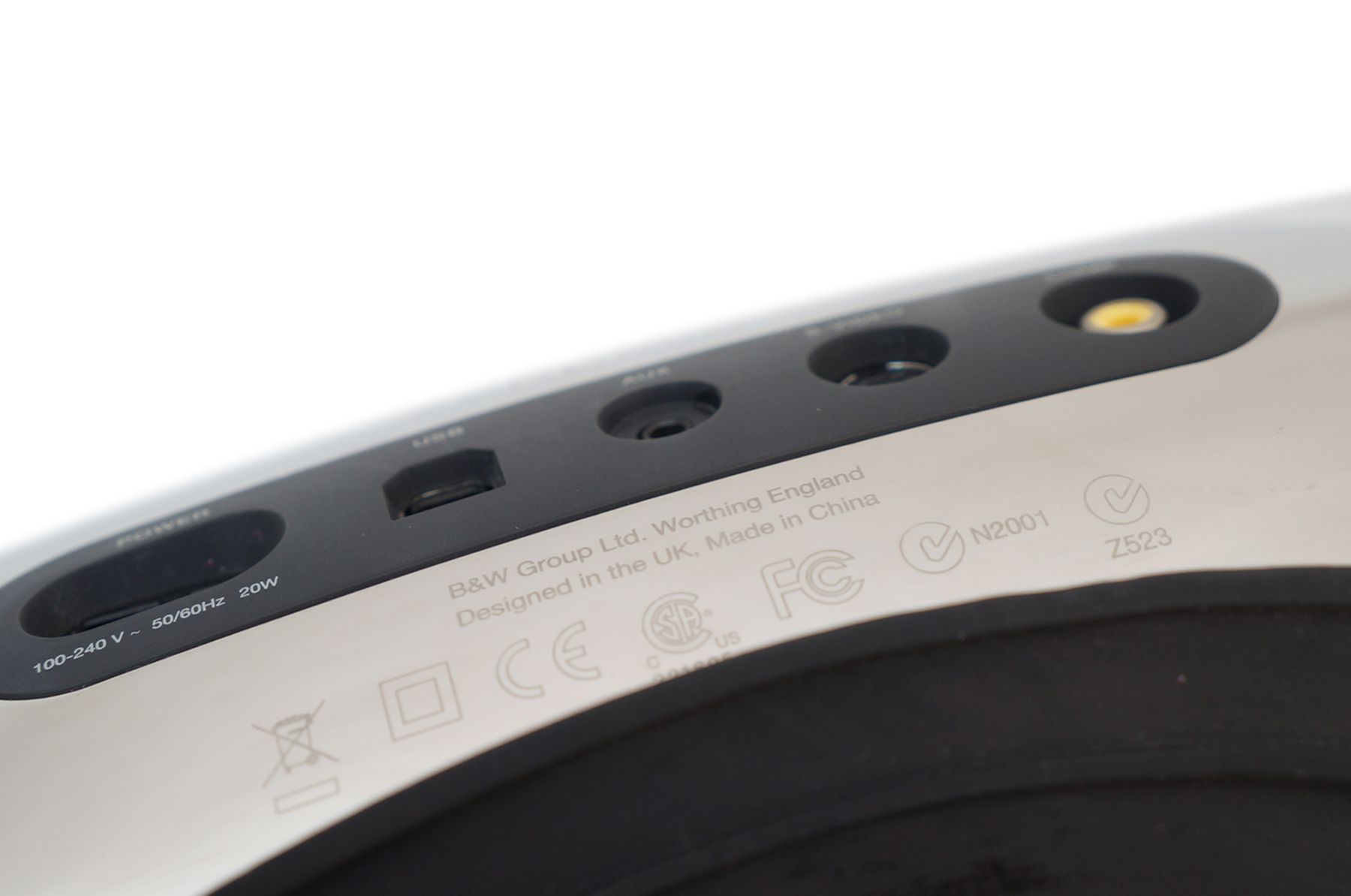 Bowers__Wilkins_Zeppelin_Lautsprecher_09_result