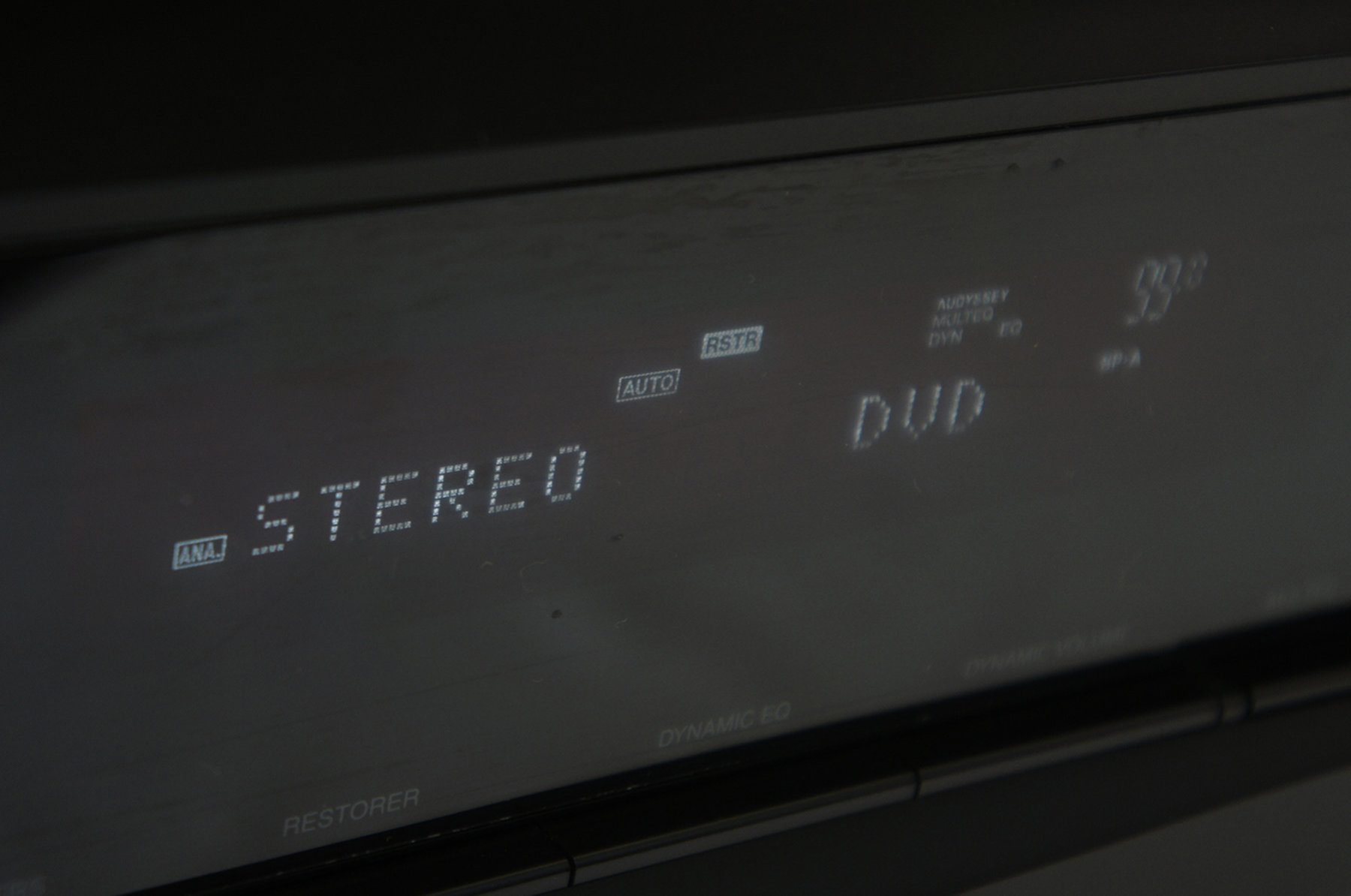 Denon_AVR-1610_Dolby_Digital_AV-Receiver_mit_HDMI_02