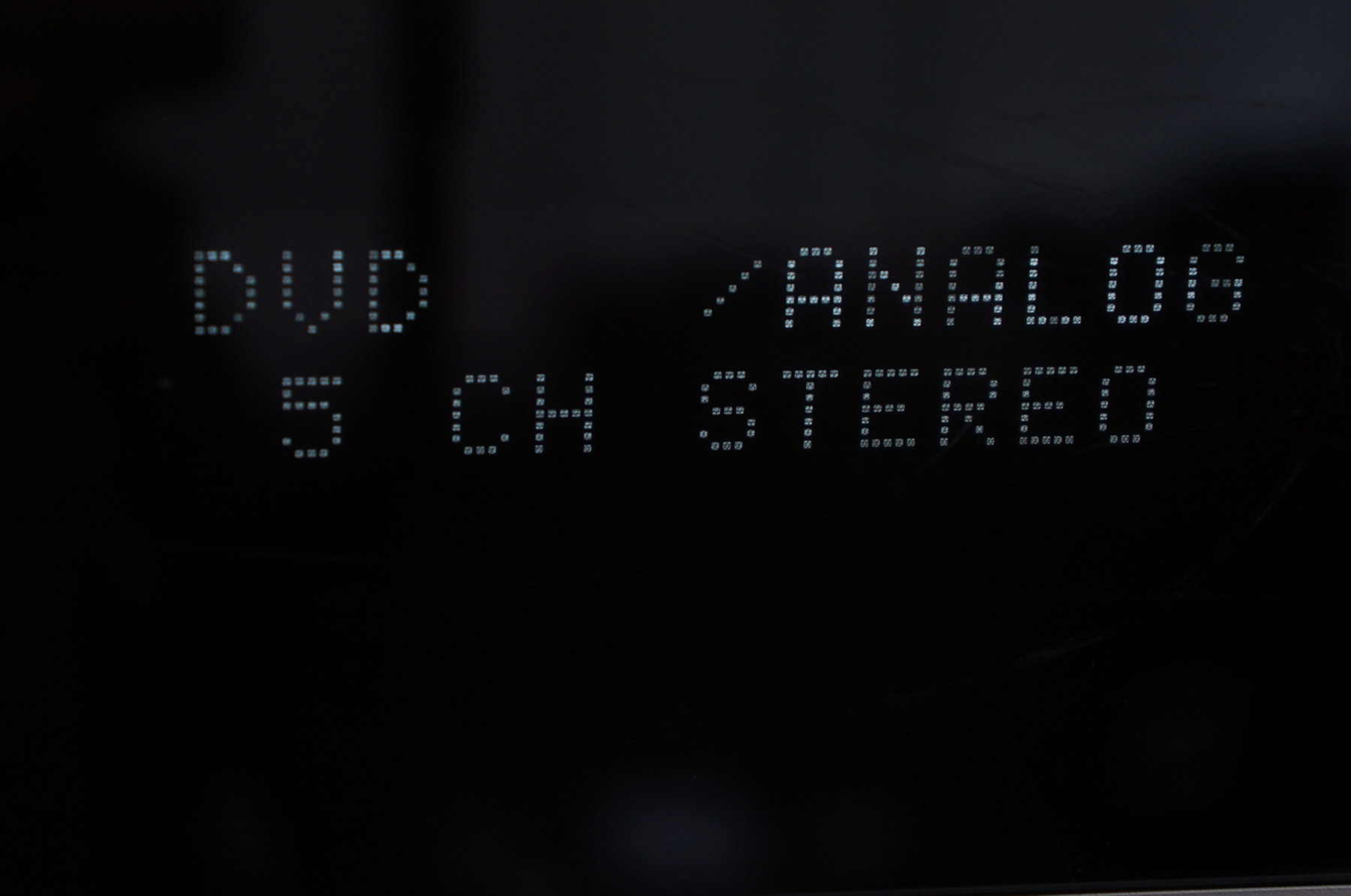 Harman_Kardon_AVR_141_5.1_AV_Receiver_04