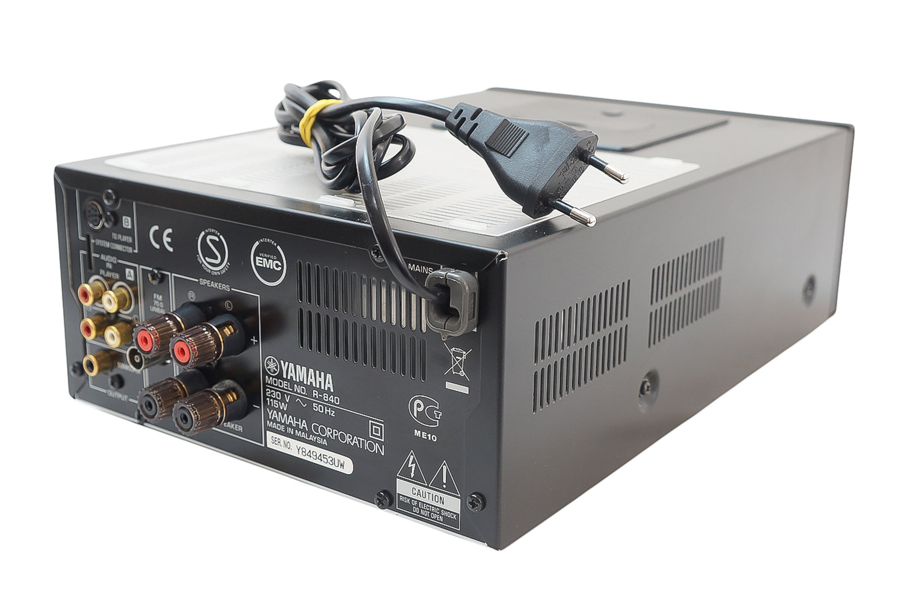 Yamaha_R-840_Stereo_2.1_Receiver_Schwarz_08