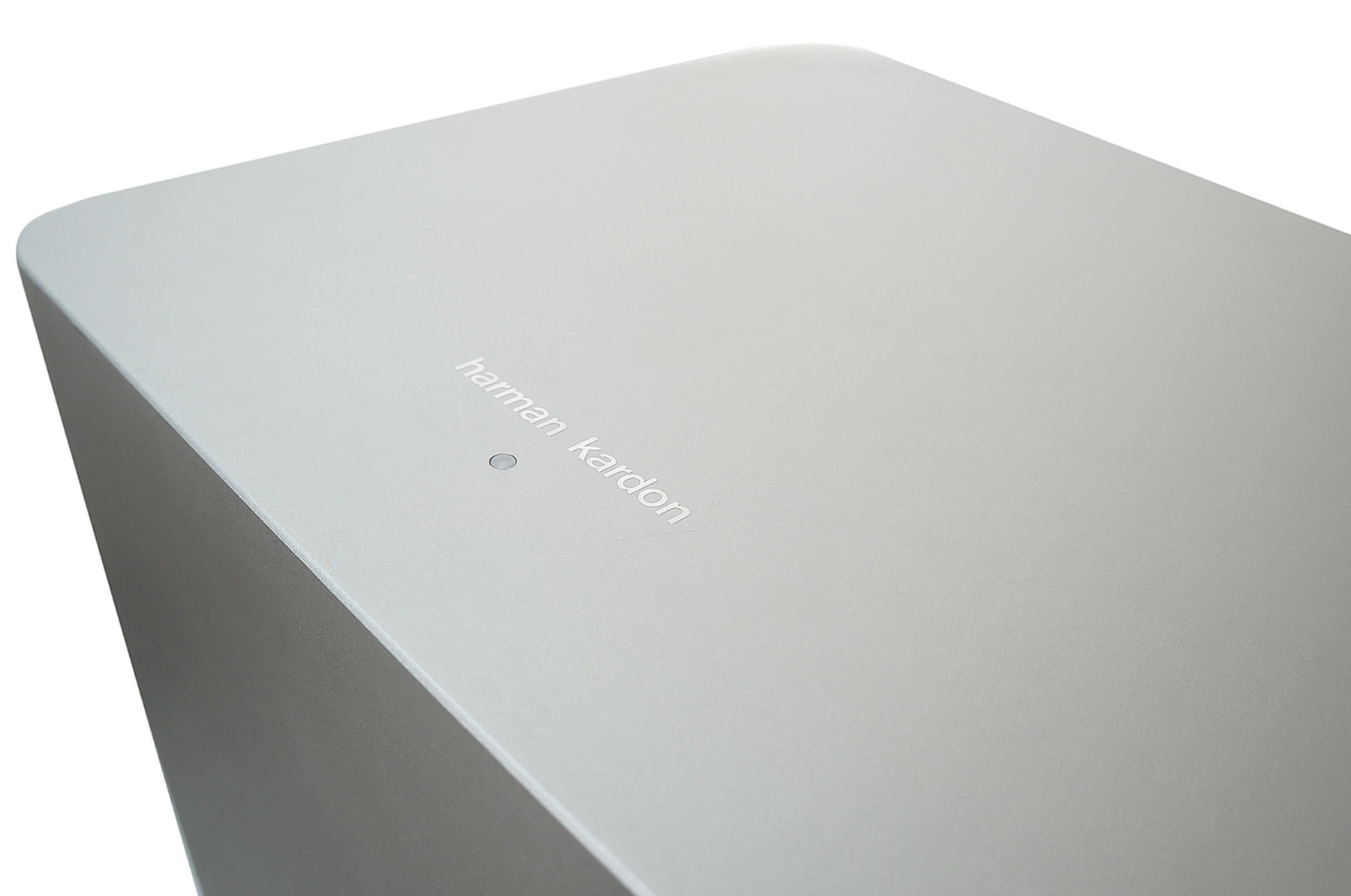 Harman_Kardon_SUB-TS11_aktiver_Subwoofer_Silber_05