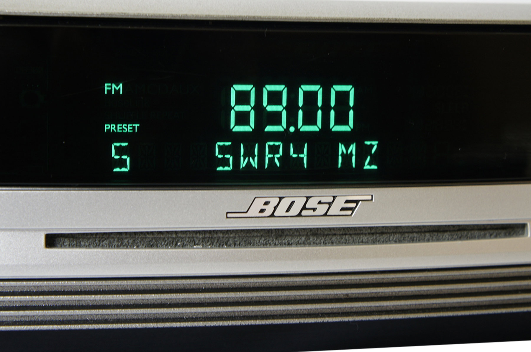 Bose_Wave_Music_System_Grau_10