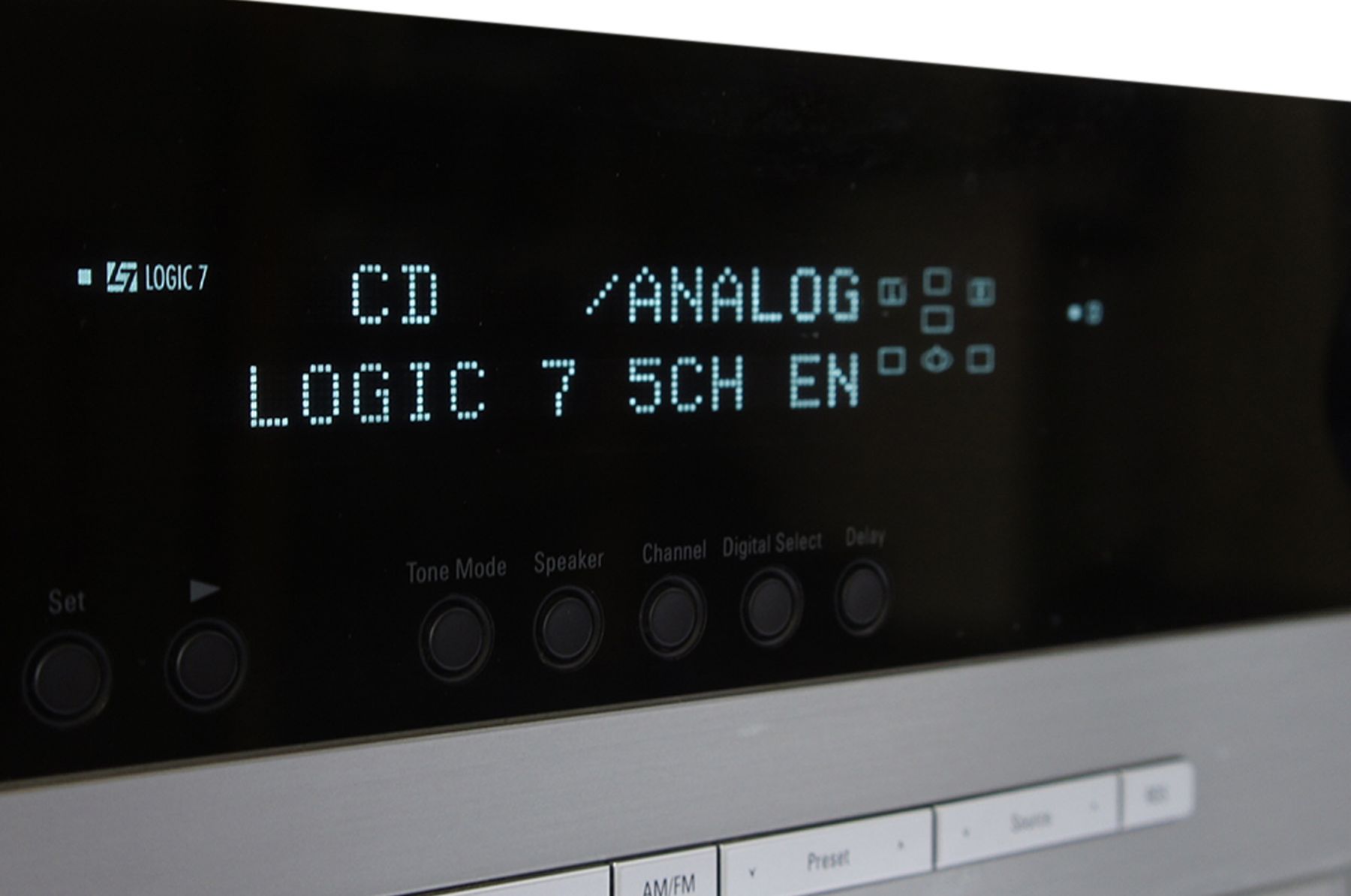 Harman_Kardon_AVR_132_5.1_AV-Receiver_Silber_08_result
