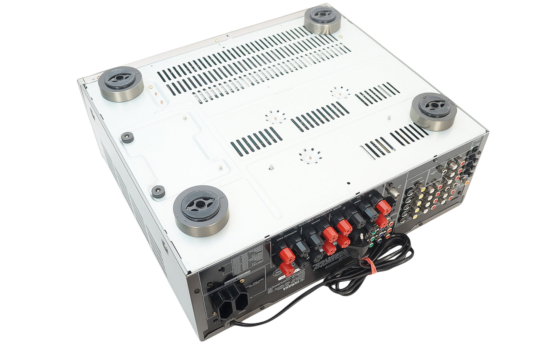 Yamaha_RX-V550_Dolby_Digital_DTS_6.1_AV-Receiver_Silber_03