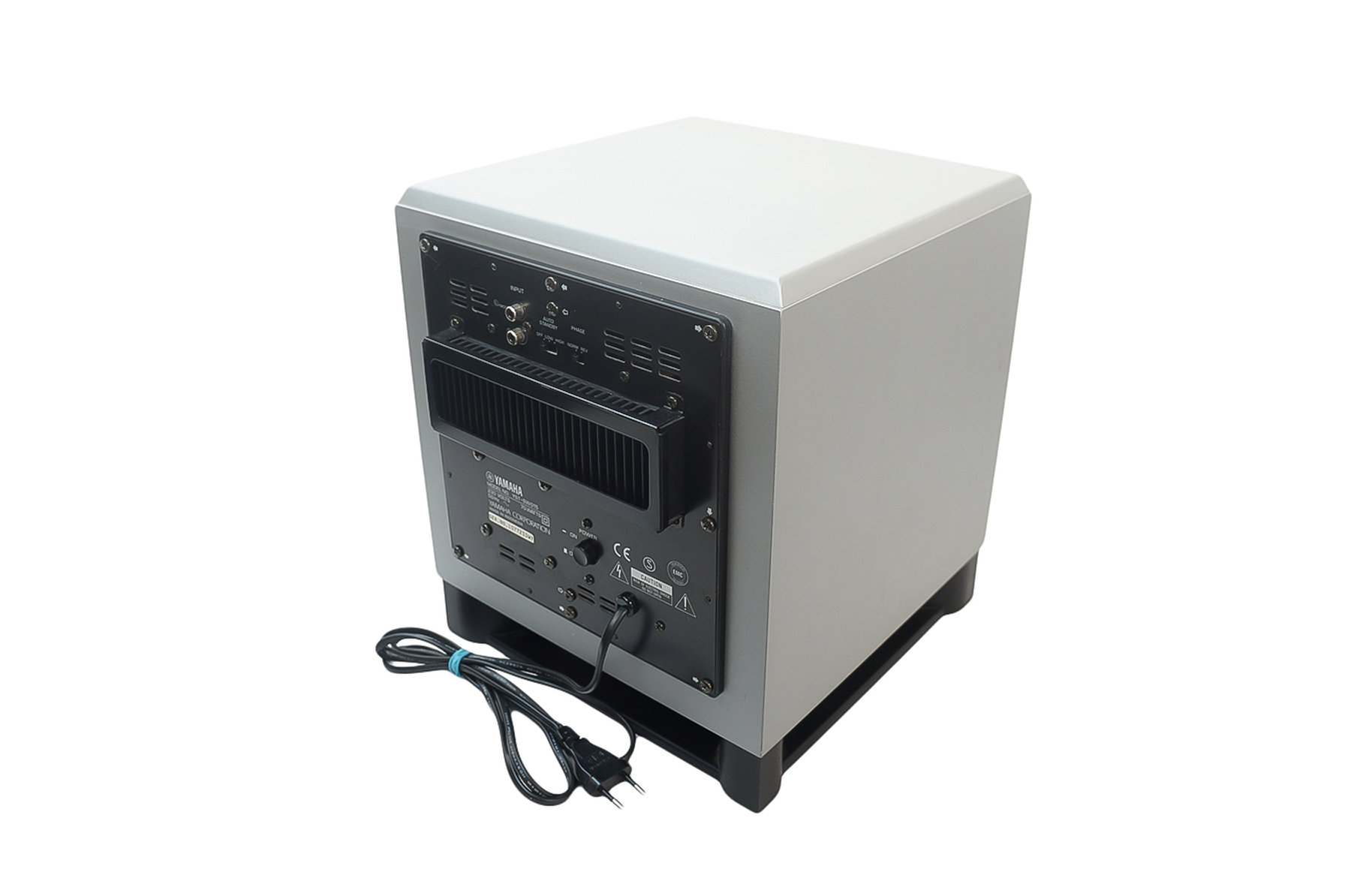 Yamaha_YST-SW015_Subwoofer_Silber_06