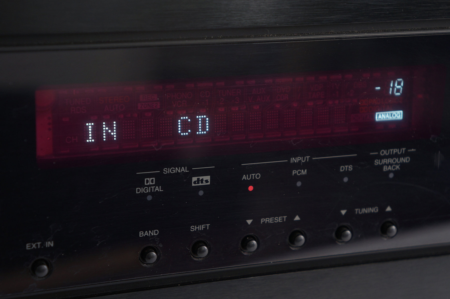 Denon_AVR-2105_7.1_AV_Receiver_Dolby_Digital_Schwarz_12
