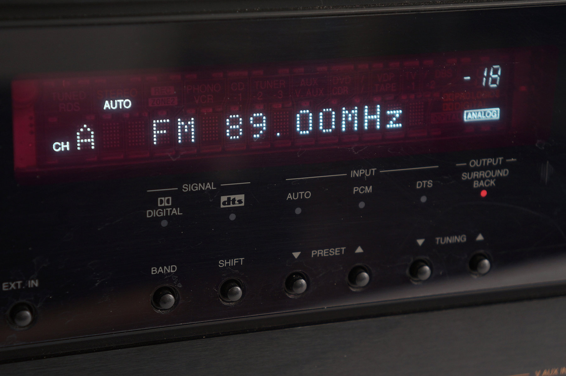 Denon_AVR-2105_7.1_AV_Receiver_Dolby_Digital_Schwarz_14