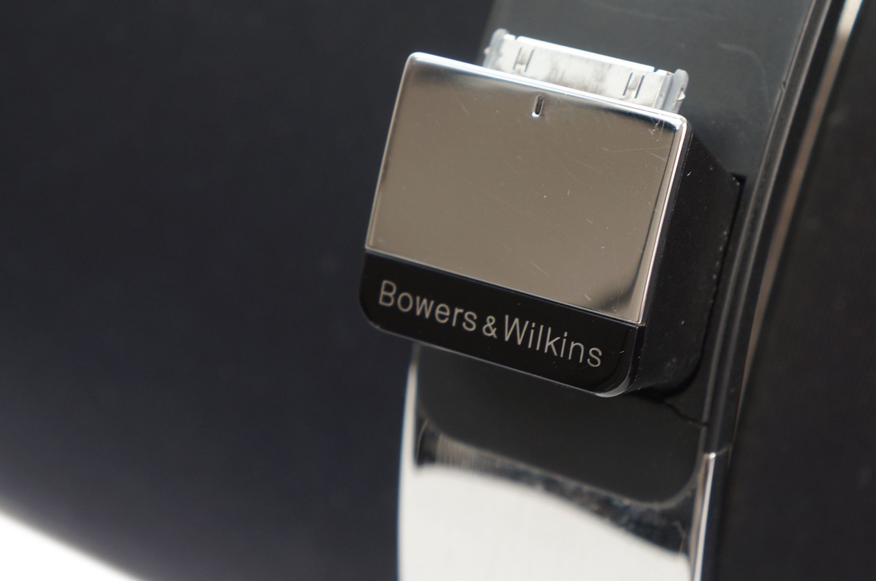 Bowers__Wilkins_Zeppelin_Air_Wireless_Hi-Fi_Lautsprecher_Docking_Station__D0wxovE
