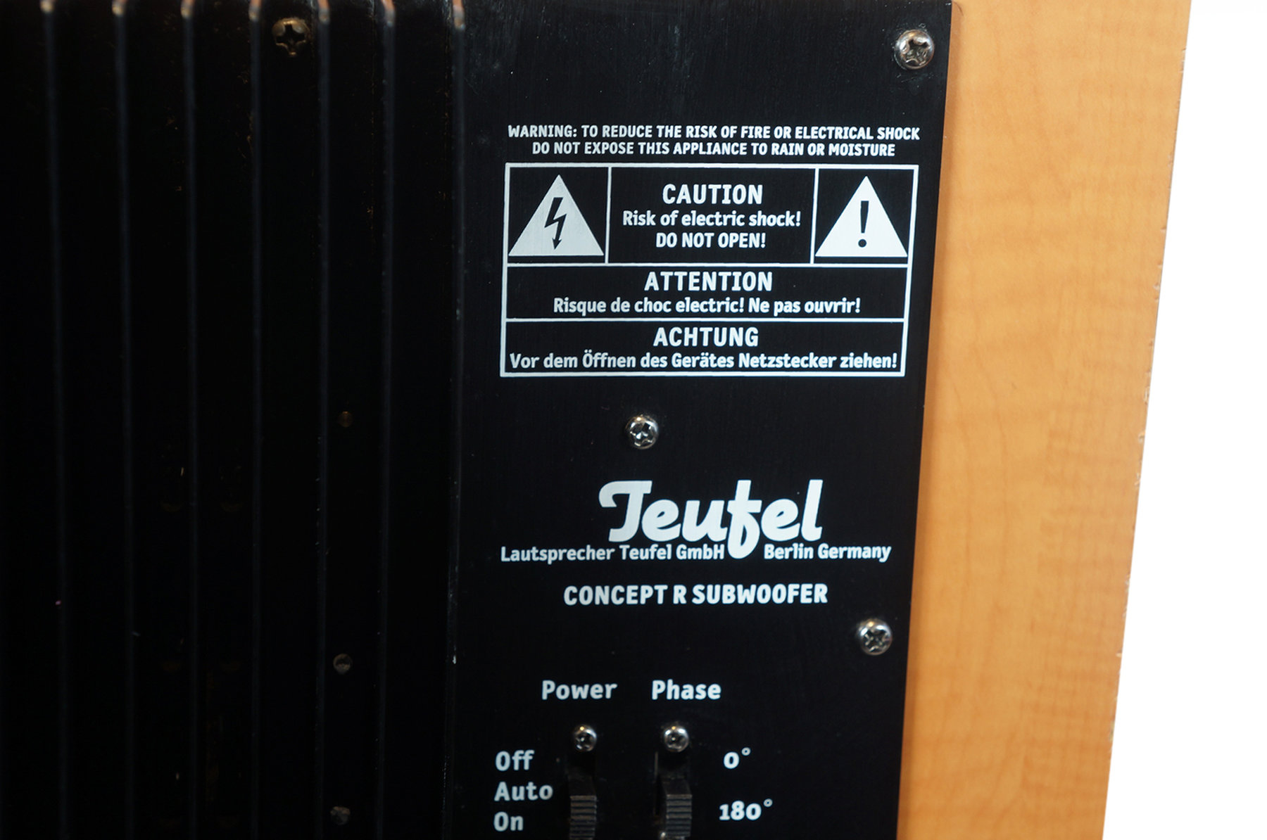 Teufel_Concept_R_5.1_Subwoofer_Aktiv_Holzoptik_06