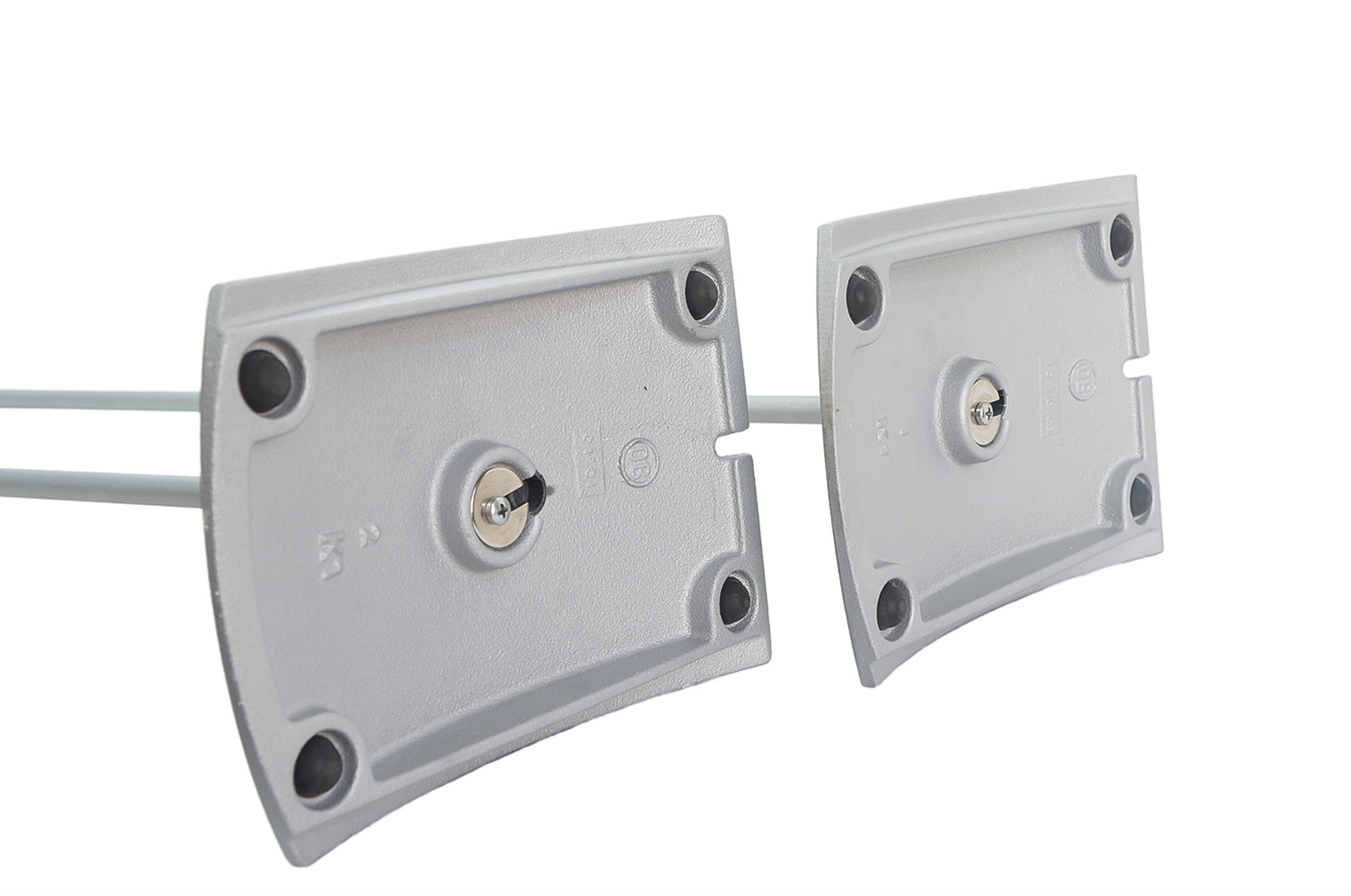 2x_Bose_UFS-20_Lautsprecherstander_Silber_08