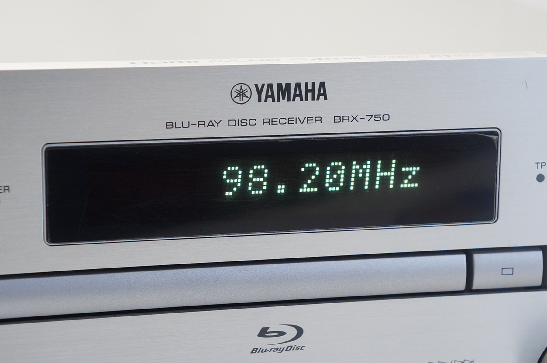 Yamaha_BRX-750_2.1_Blu_Ray_Receiver_Silber
