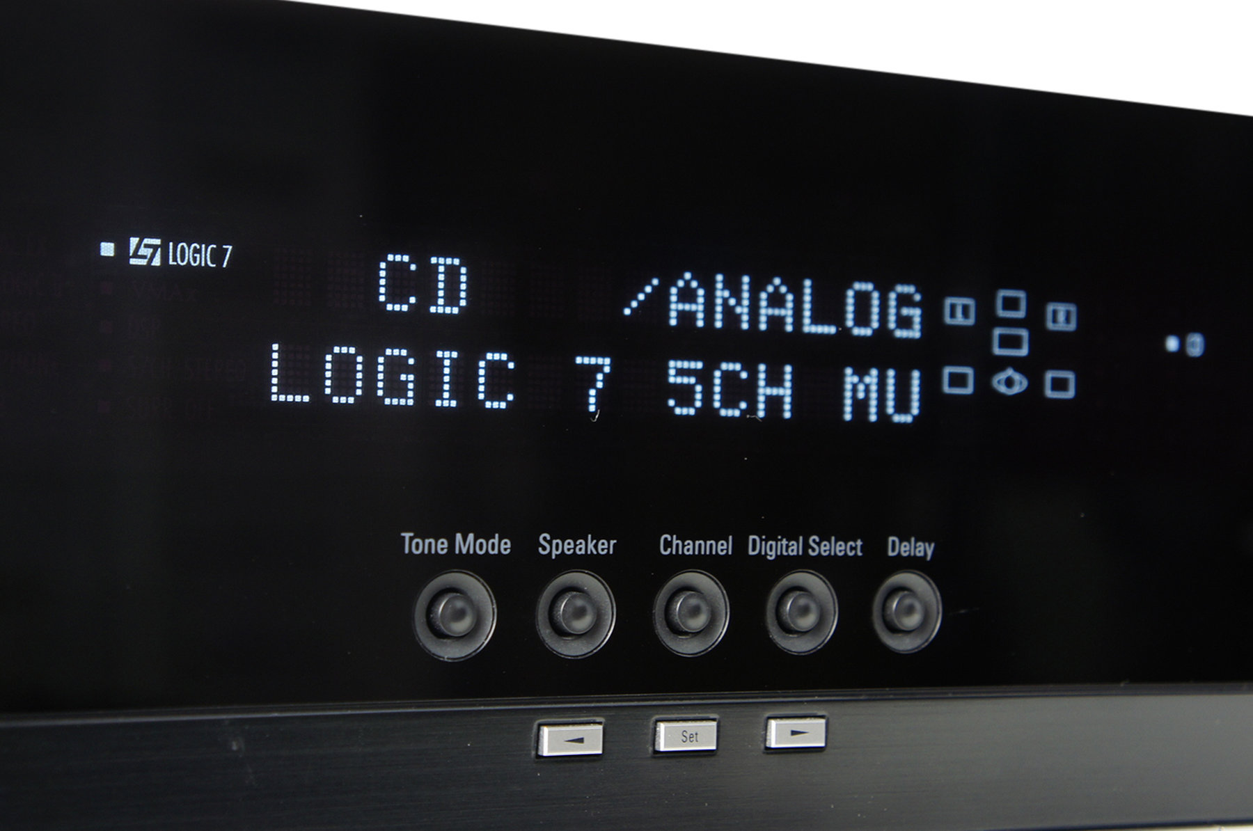 Harman_Kardon_AVR_135_Dolby_Digital_DTS_6.1_Receiver_Silber_09