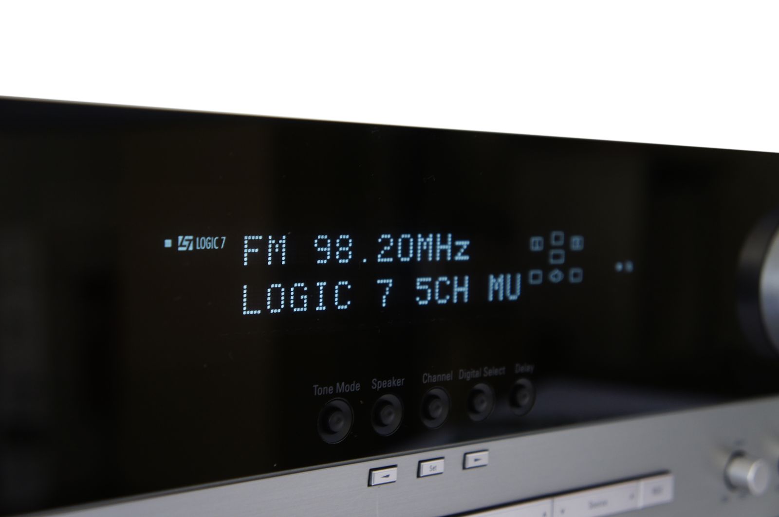 Harman_Kardon_AVR_130_Stereo_Receiver_Silber_08