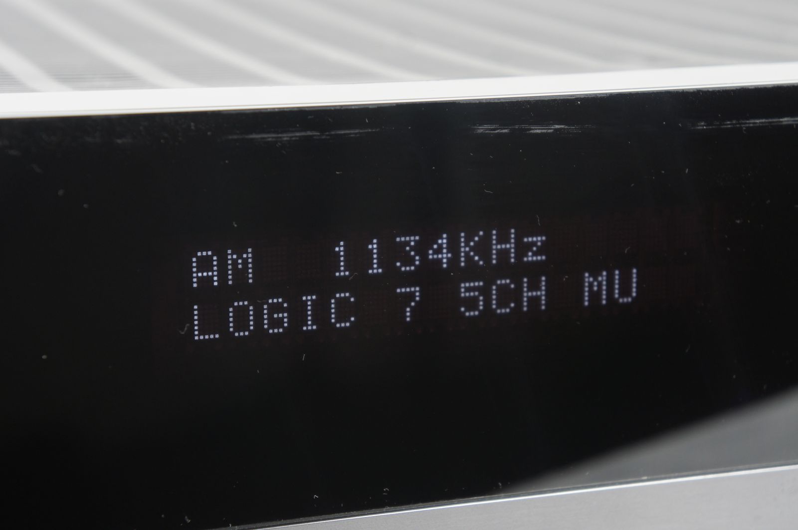 Harman_Kardon_AVR_141_5.1_AV_Receiver_08