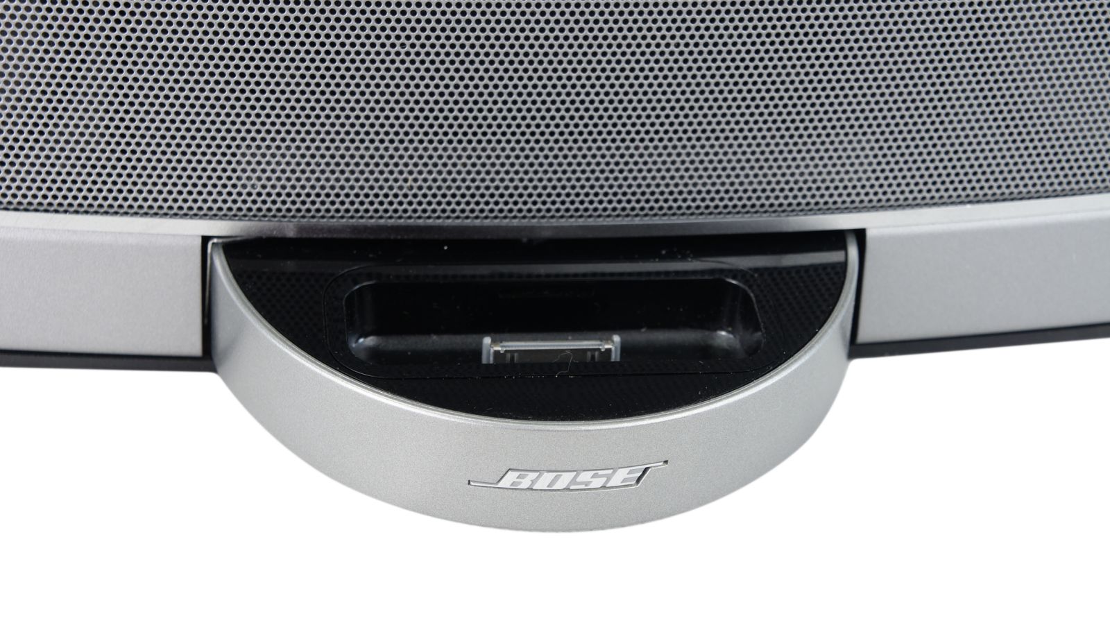 Bose_SoundDock_Portable_Digital_Music_System_04