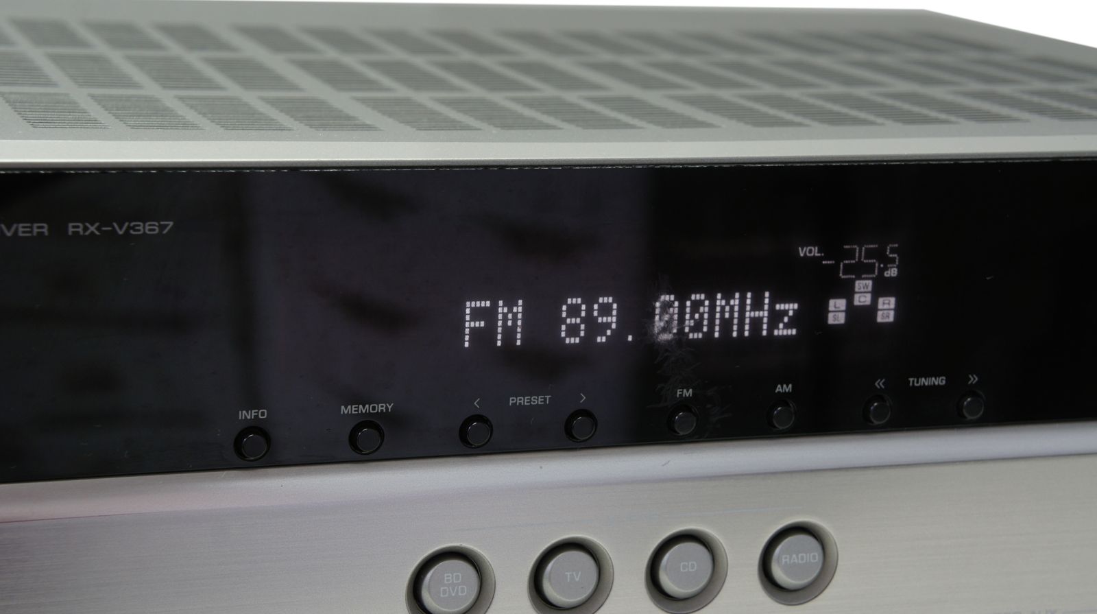 Yamaha_RX-V367_Heimkino_AV_Receiver_mit_HDMI_Silber