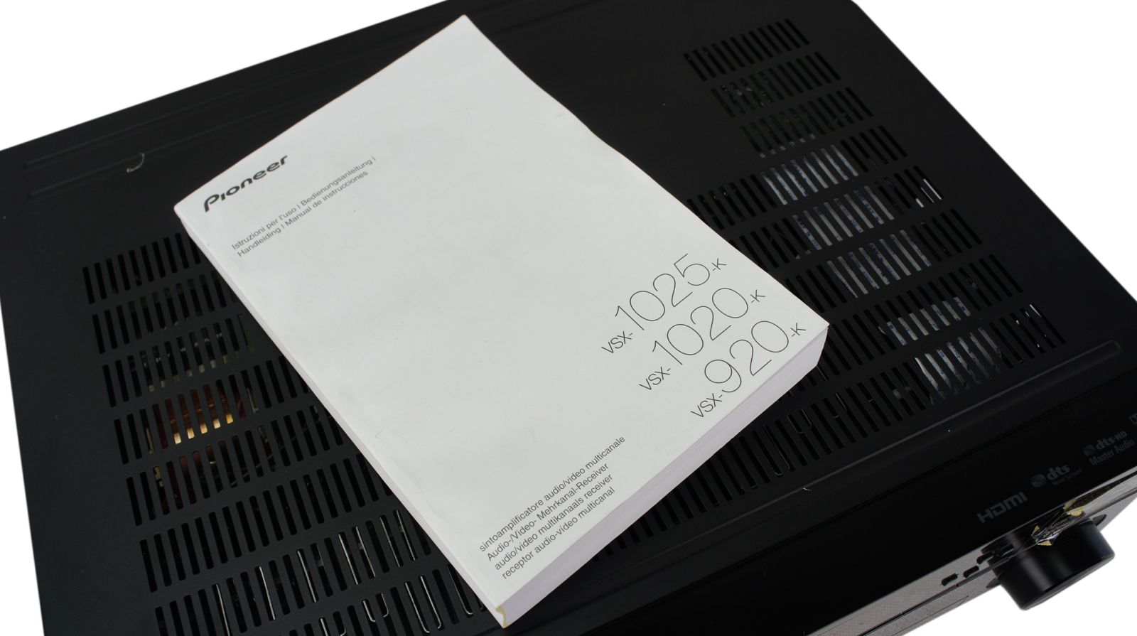 Pioneer_VSX-920-K_7.1_A-V-Receiver_Schwarz_mit_Mikrofon_08