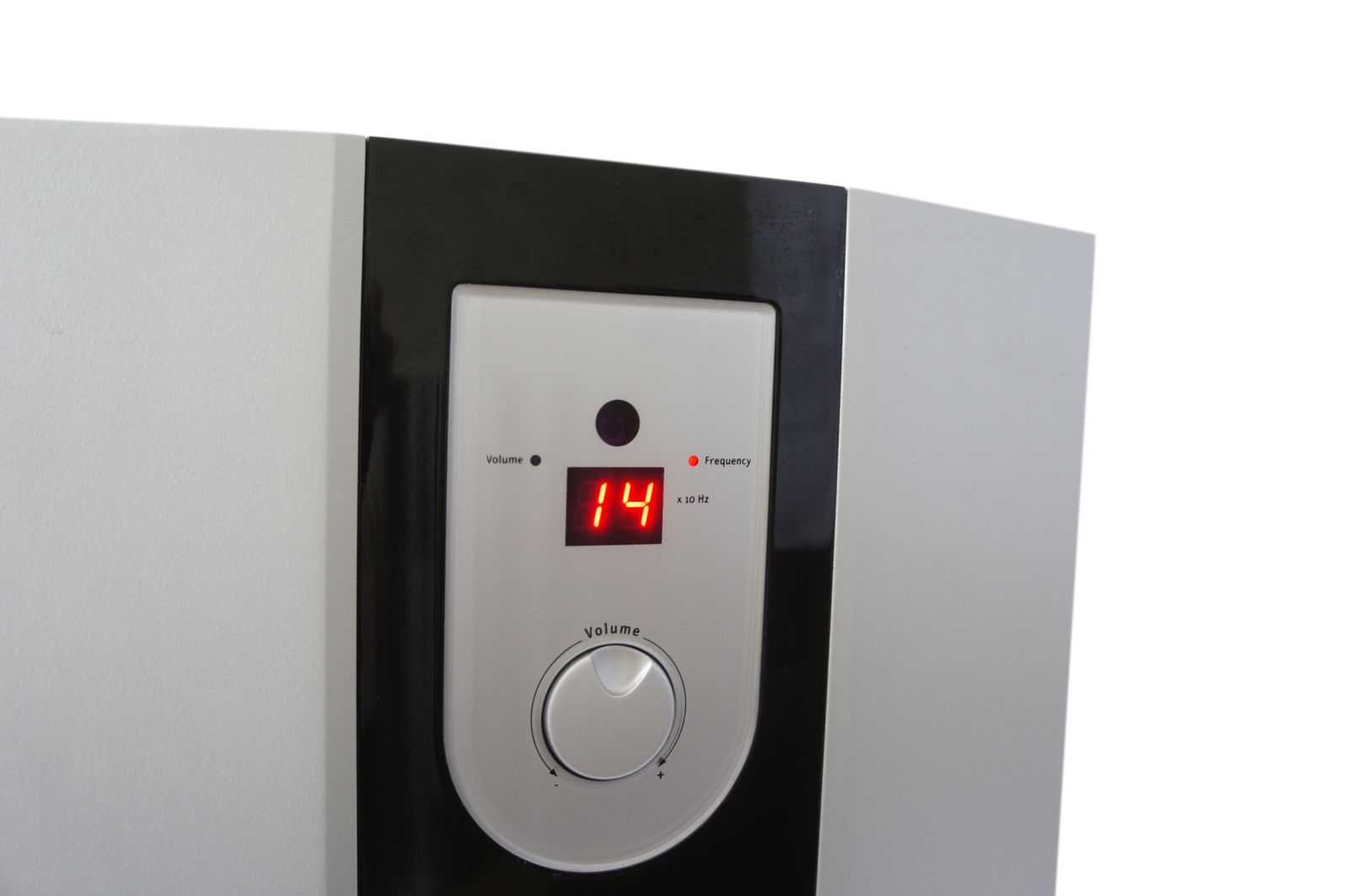 Teufel_Concept_S_aktiver_Subwoofer_Silber_08