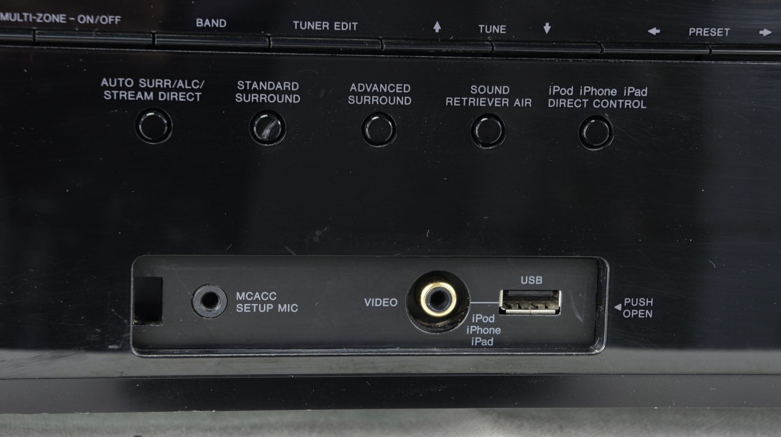Pioneer_VSX-922-K_Netzwerk_7.1_AV-Receiver_Schwarz_mit_Mikrofon_03