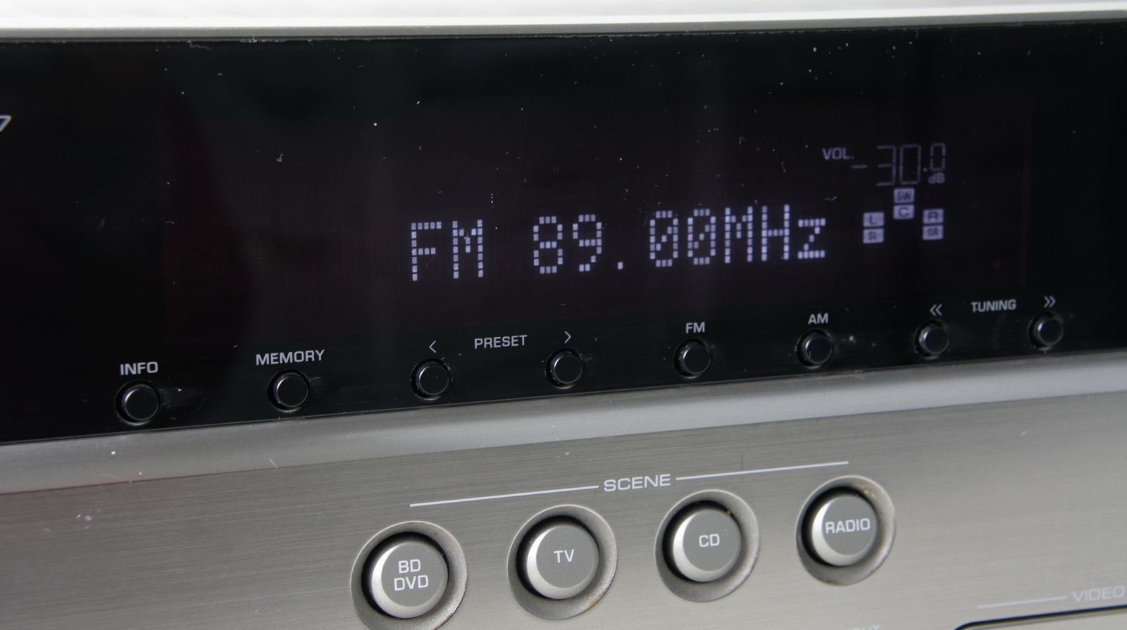 Yamaha_RX-V467_HDMI_5.1_AV-Receiver_Silber