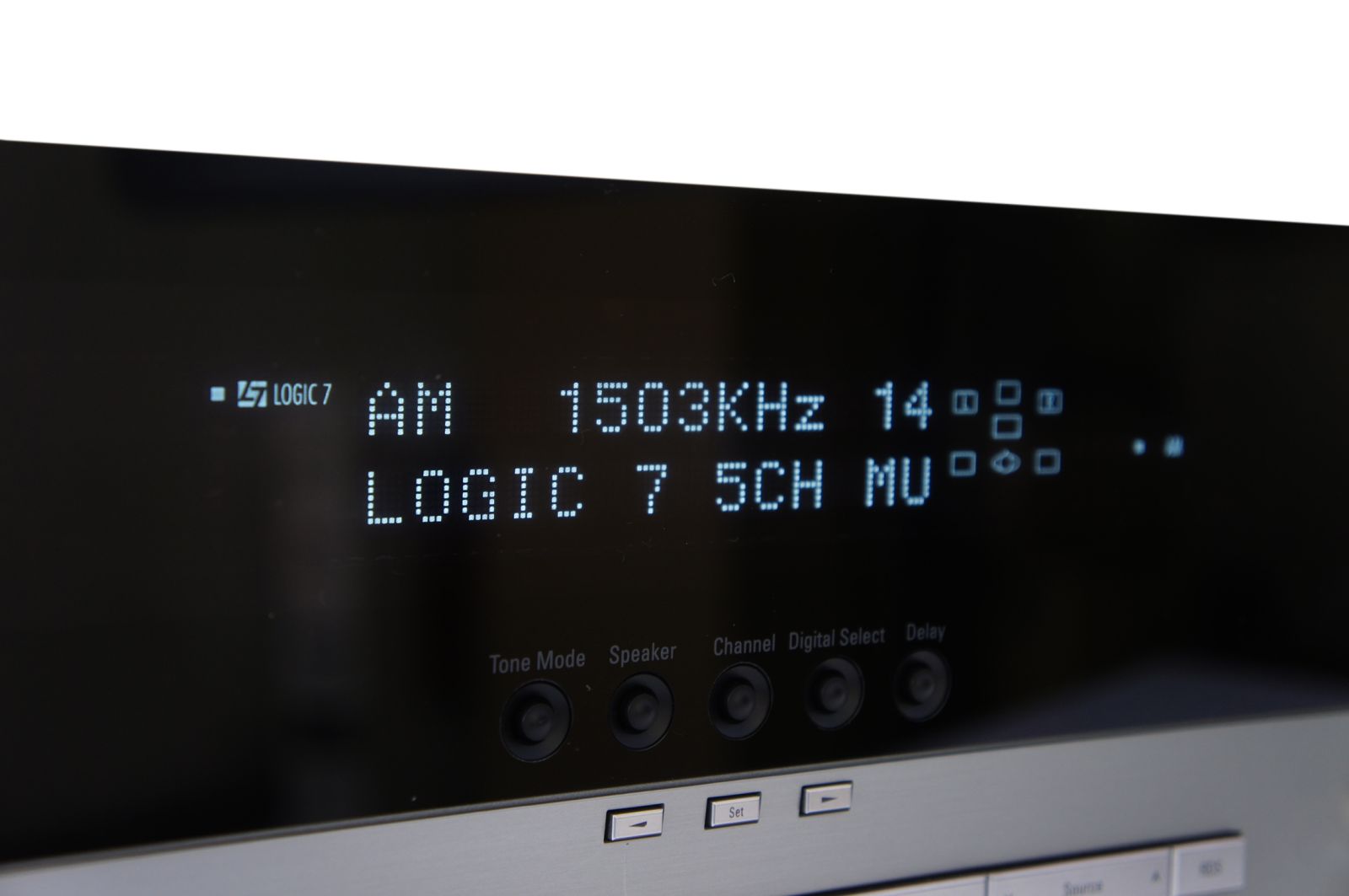 Harman_Kardon_AVR_135_Dolby_Digital_DTS_6.1_Receiver_Silber_10