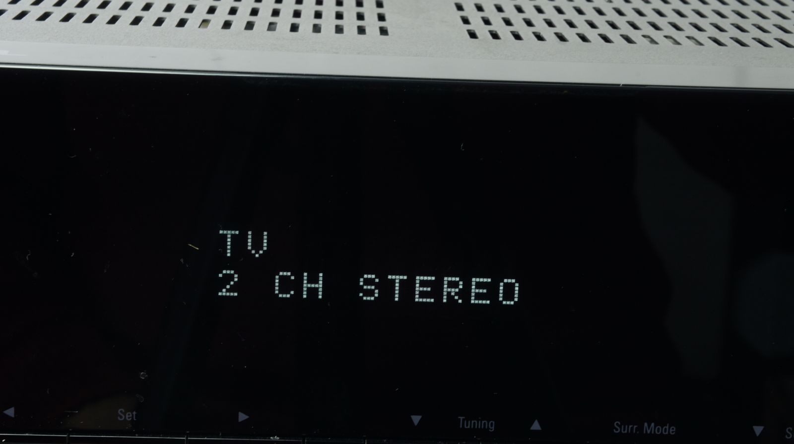 Harman_Kardon_AVR_161_5.1_AV_Receiver_Schwarz_09
