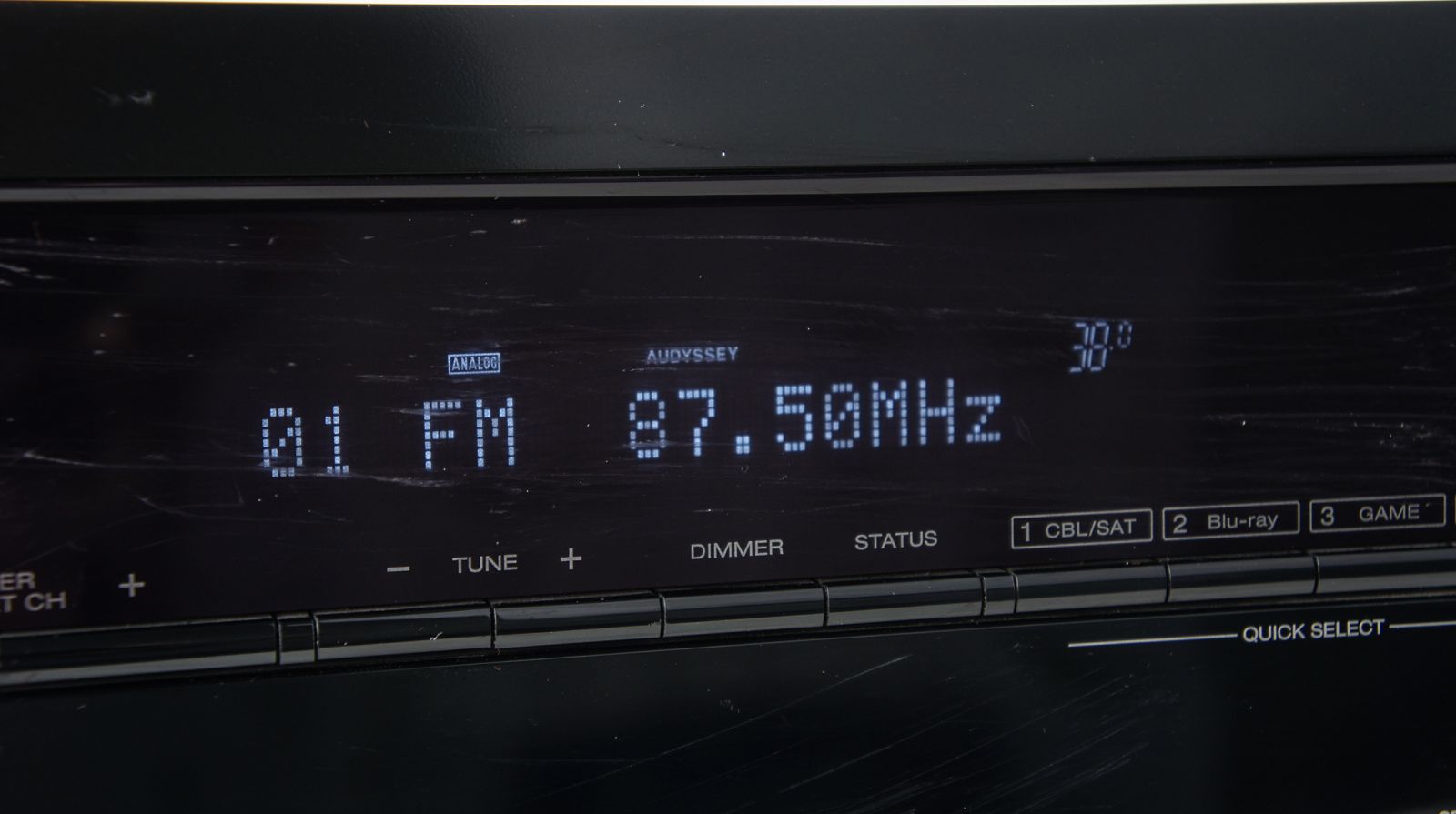 Denon_AVR-X1000_HDMI_Netzwerk_AV-Receiver_mit_Mikrofon