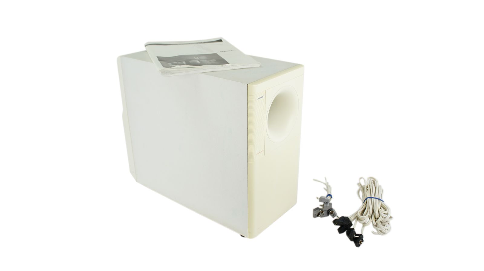 Bose_Acoustimass_6_Heimkino-System_Subwoofer_Weiss_mit_Kabeln
