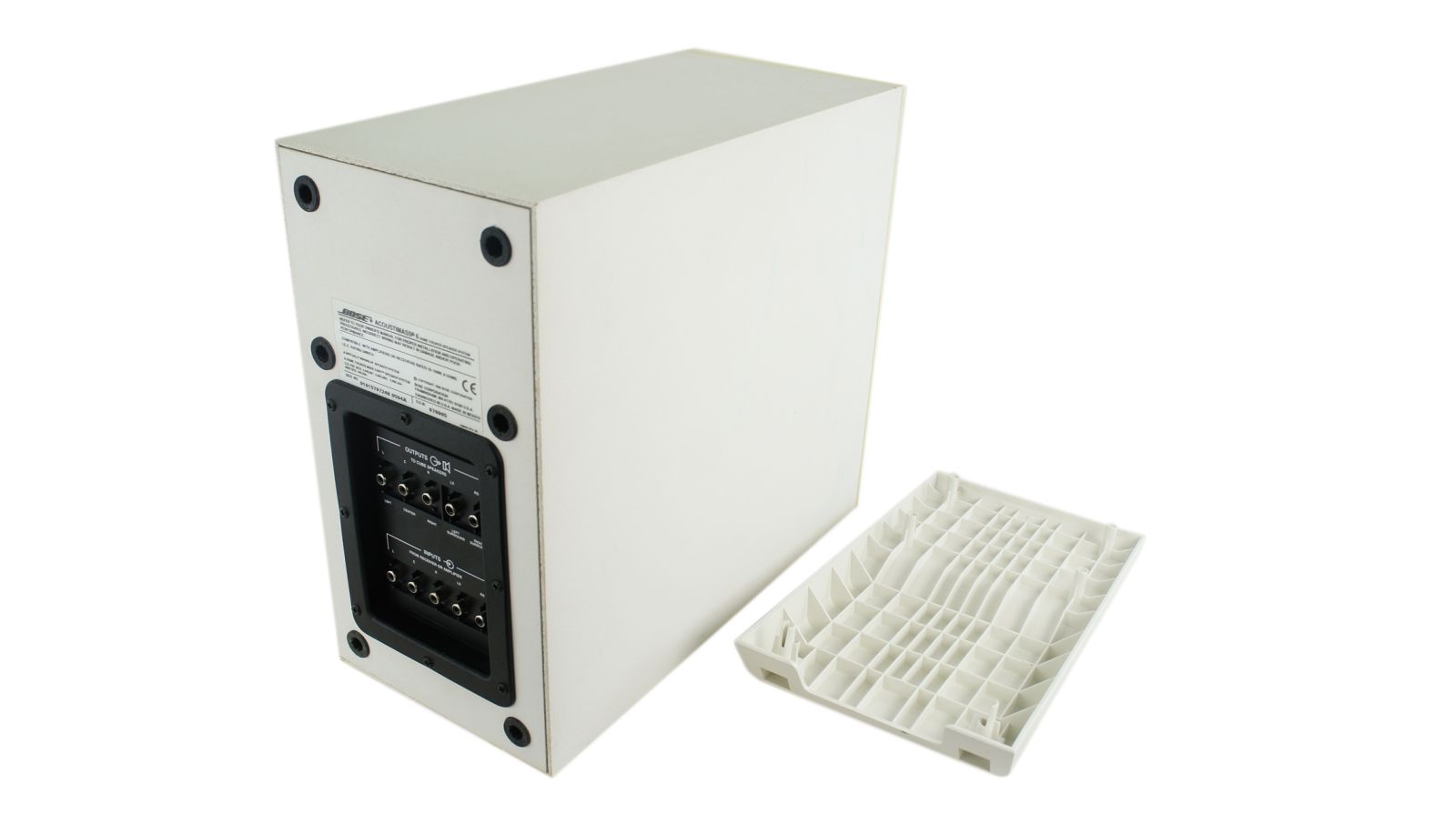 Bose_Acoustimass_6_Heimkino-System_Subwoofer_Weiss_mit_Kabeln_04
