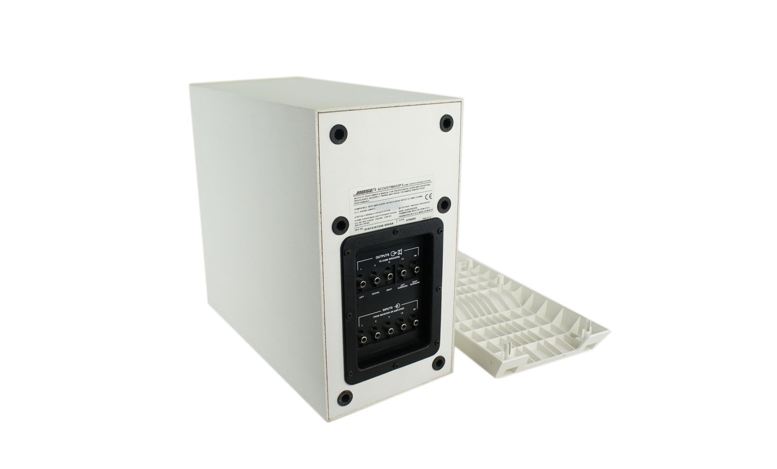 Bose_Acoustimass_6_Heimkino-System_Subwoofer_Weiss_mit_Kabeln_05