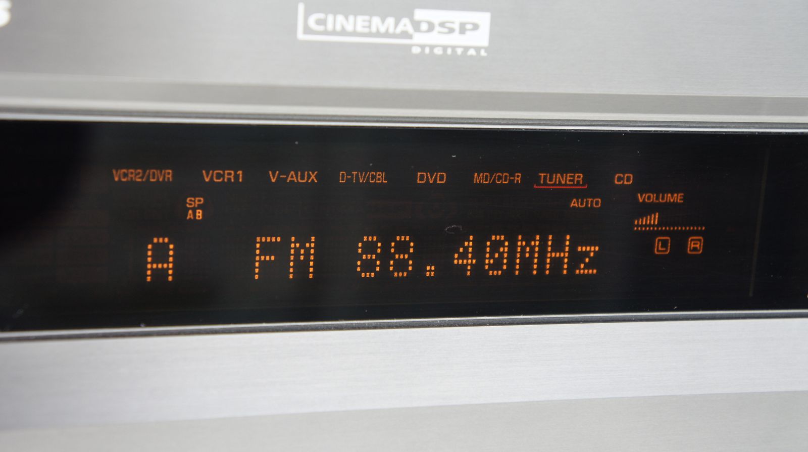 Yamaha_RX-V640RDS_Dolby_Digital_DTS_6.1_AV-Receiver_Silber_07