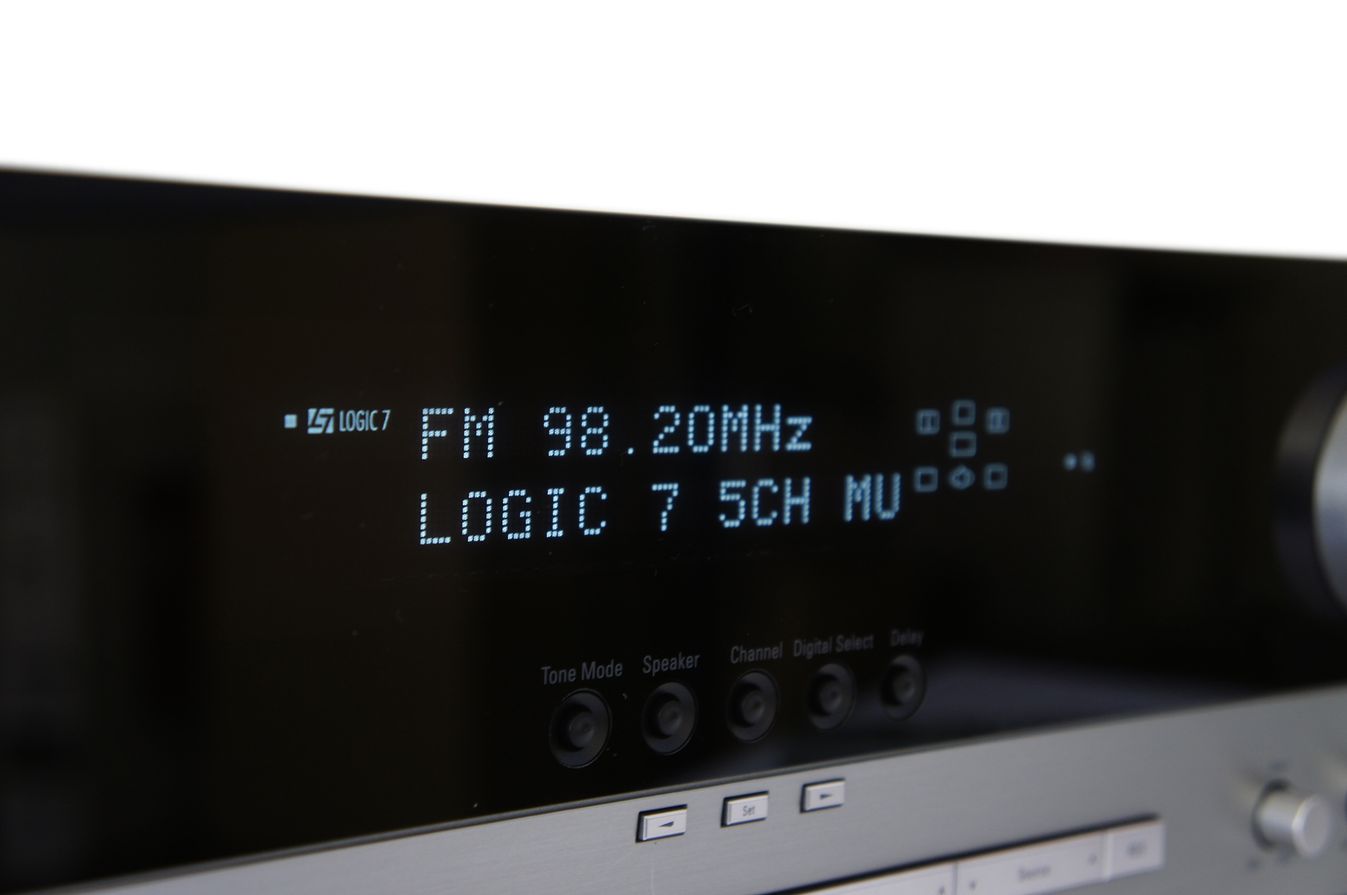 Harman_Kardon_AVR_135_Dolby_Digital_DTS_6.1_Receiver_Silber_07_result
