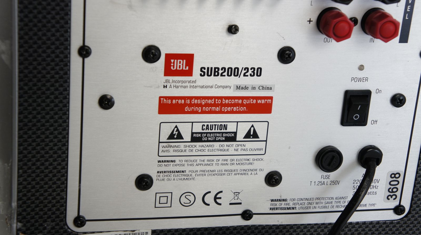 JBL_SUB_200_Subwoofer_Aktiv_Silber_07_result