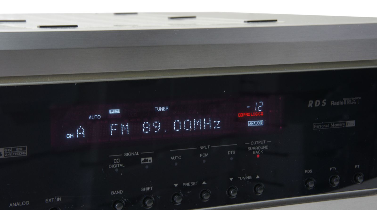Denon_AVR-2105_Dolby_Digital_Heimkino_Receiver_Silber_09_result