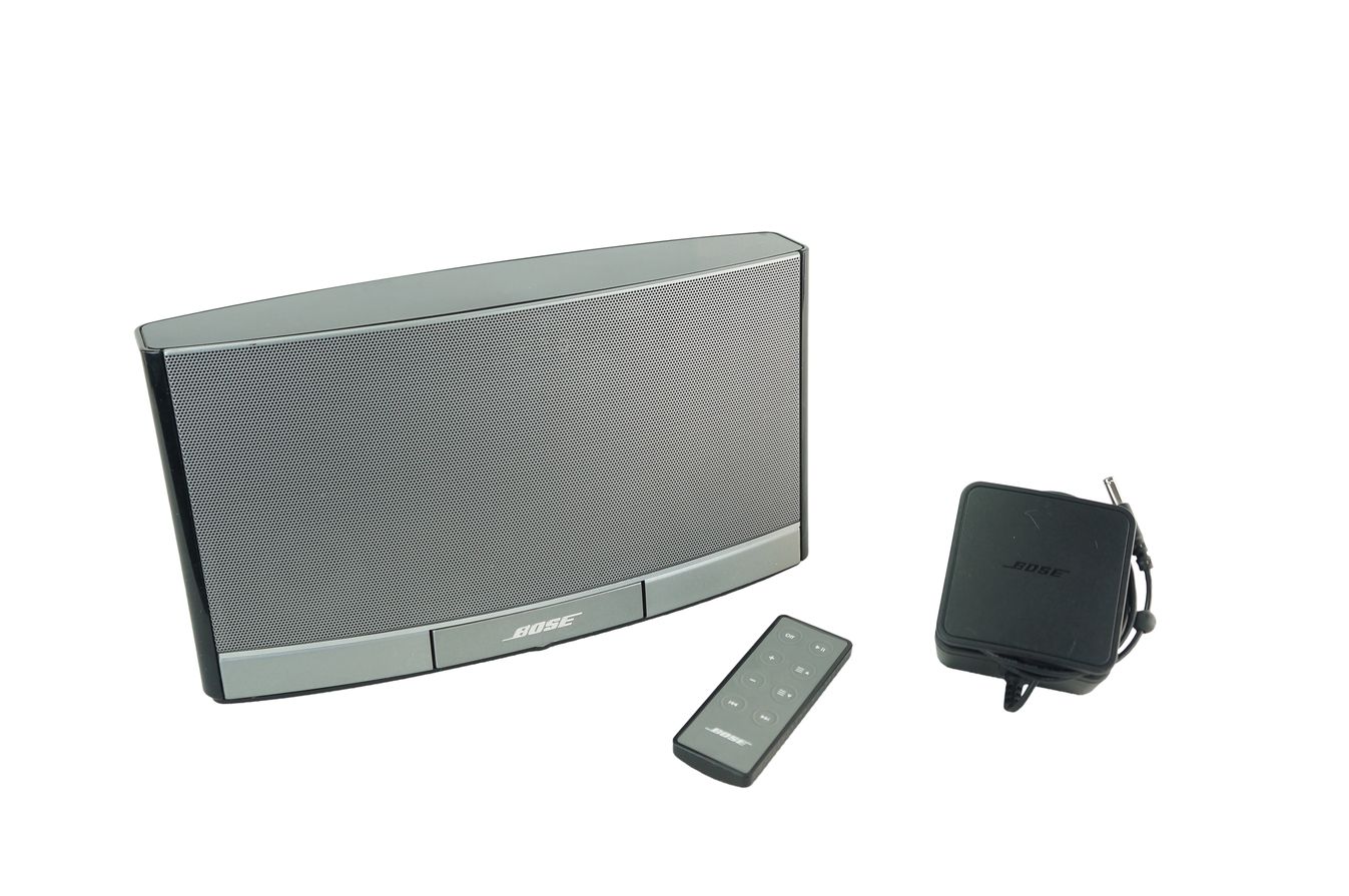 Bose_SoundDock_Portable_Digital_Music_System_02