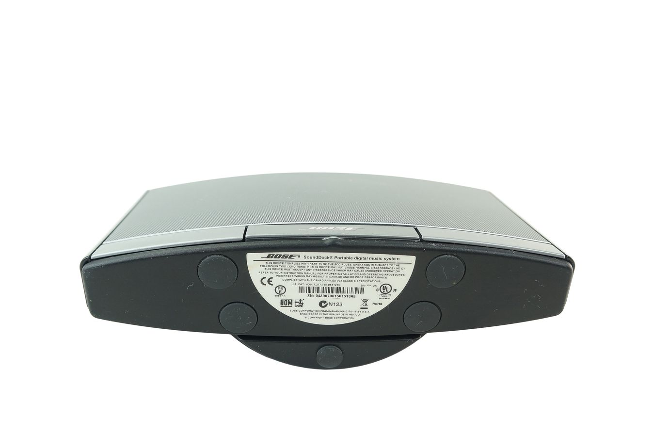 Bose_SoundDock_Portable_Digital_Music_System_09