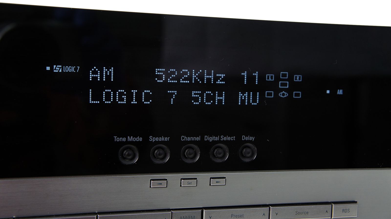 Harman_Kardon_AVR_330_AV_Receiver_Silber_02