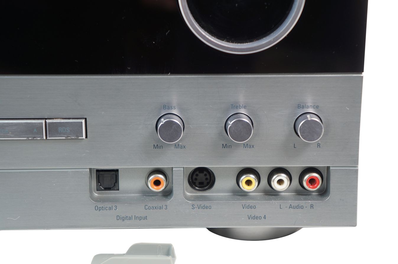 Harman_Kardon_AVR_330_AV_Receiver_Silber_06